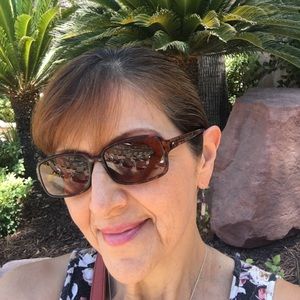 Meet your Posher, Lucy